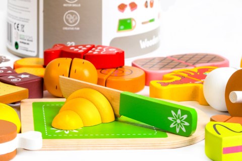 Drewniane jedzenie do krojenia 23 sztuki ECOTOYS Drewniane jedzenie do krojenia 23 sztuki ECOTOYS