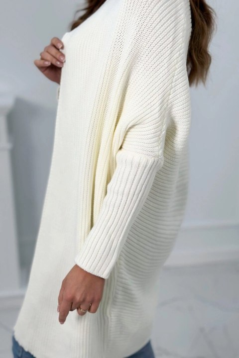 Sweter z rękawami typu nietoperz ecru Sweter z rękawami typu nietoperz ecru