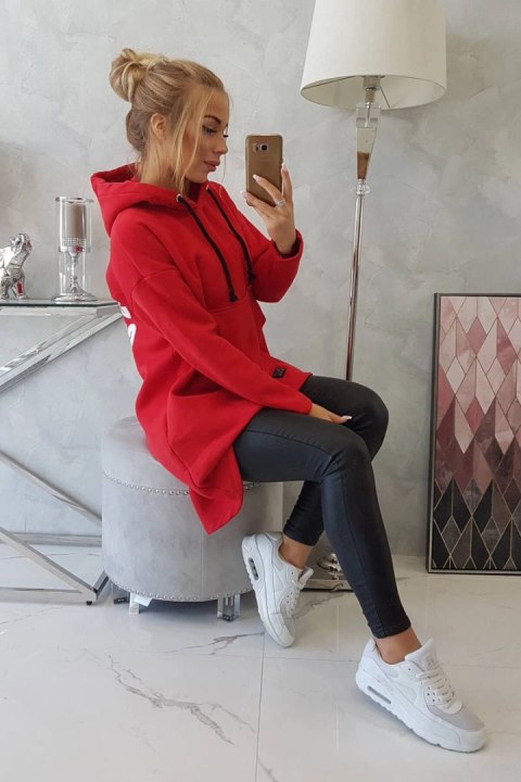 Bluza ocieplana z długim tyłem i kapturem czerwona Bluza ocieplana z długim tyłem i kapturem czerwona