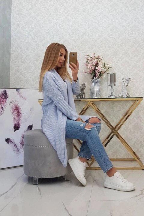 Sweter z rękawami typu nietoperz niebieski Sweter z rękawami typu nietoperz niebieski