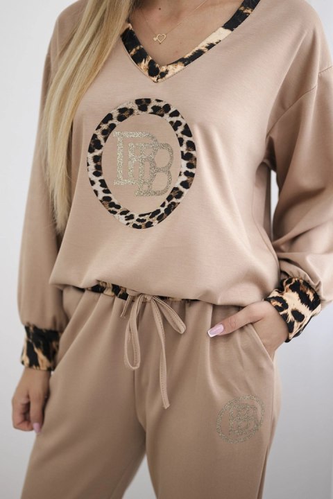 Komplet z motywem zwierzęcym Bluza + Spodnie camelowy Komplet z motywem zwierzęcym Bluza + Spodnie camelowy