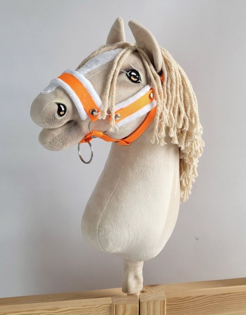 Zestaw do Hobby Horse: kantar A3 z białym futerkiem + uwiąz ze sznurka - neon-orange/ biały Zestaw do Hobby Horse: kantar A3 z białym futerkiem + uwiąz ze sznurka - neon-orange/ biały