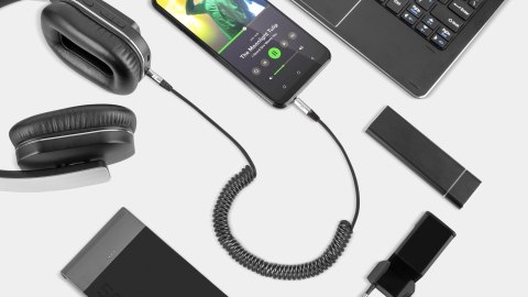 Kabel audio Jack 3.5 wtyk - wtyk REBEL spirala 100 cm Kabel audio Jack 3.5 wtyk - wtyk REBEL spirala 100 cm