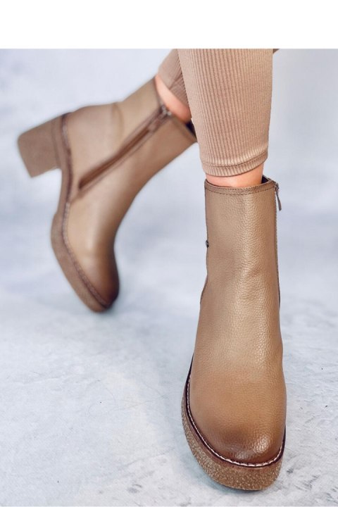 Botki na kauczukowym obcasie TAMIKA BEIGE - Inello Inello Botki na kauczukowym obcasie TAMIKA BEIGE - Inello Inello