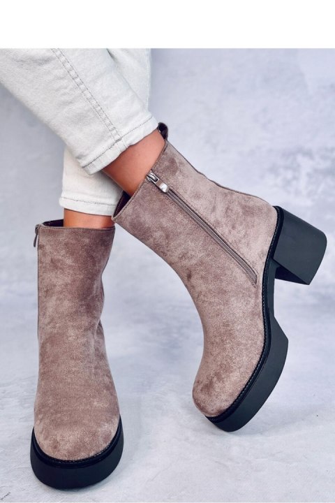 Botki na stabilnym obcasie RUFFIN KHAKI - Inello Inello Botki na stabilnym obcasie RUFFIN KHAKI - Inello Inello