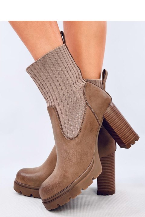Botki na obcasie ze ściagaczem FAIRSY KHAKI - Inello Inello Botki na obcasie ze ściagaczem FAIRSY KHAKI - Inello Inello