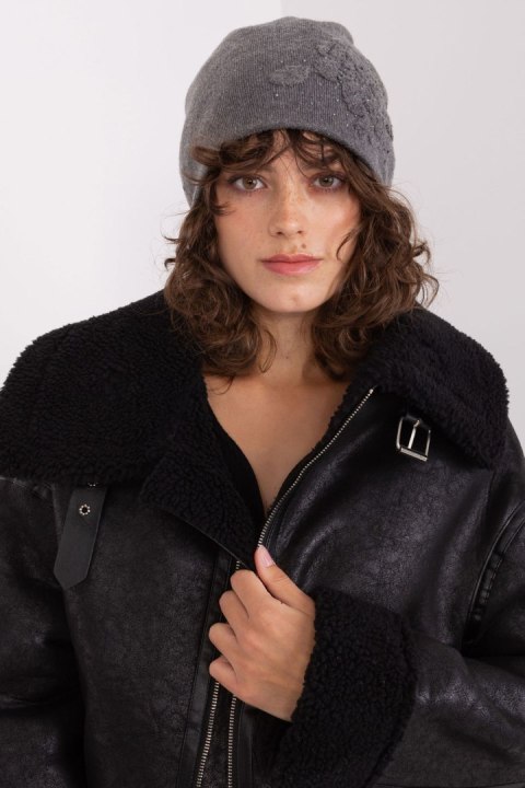 Czapka Model AT-CZ-23250.61P Dark Grey - AT AT Czapka Model AT-CZ-23250.61P Dark Grey - AT AT